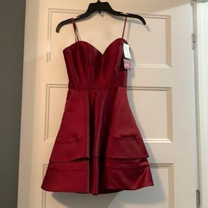 Beautiful brand new wine color dress 😍